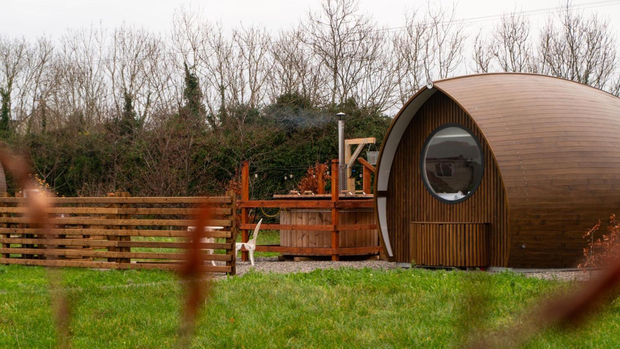 Luxury Glamping Pod Villa Malahide Exterior photo