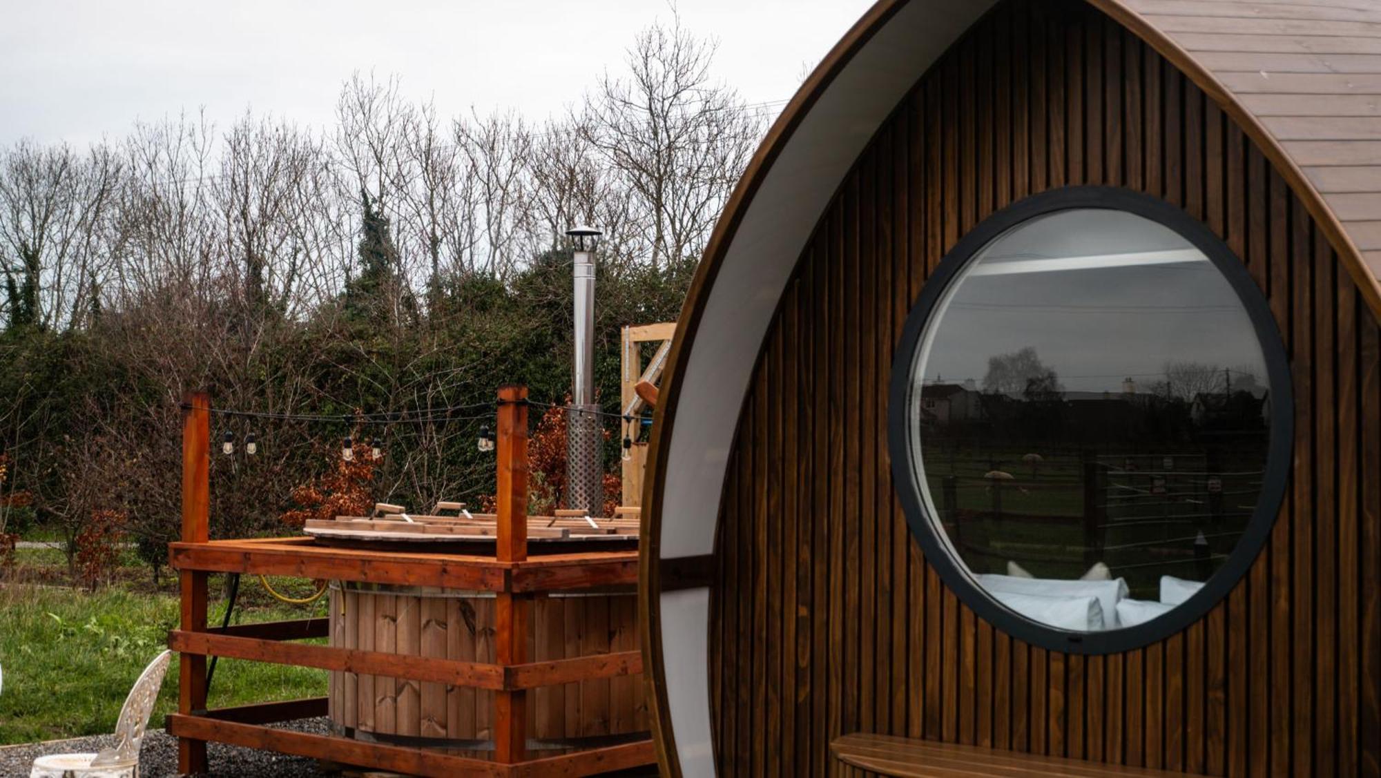 Luxury Glamping Pod Villa Malahide Exterior photo